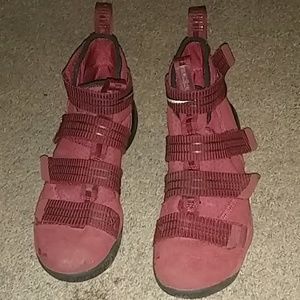 LeBron basketball shoes